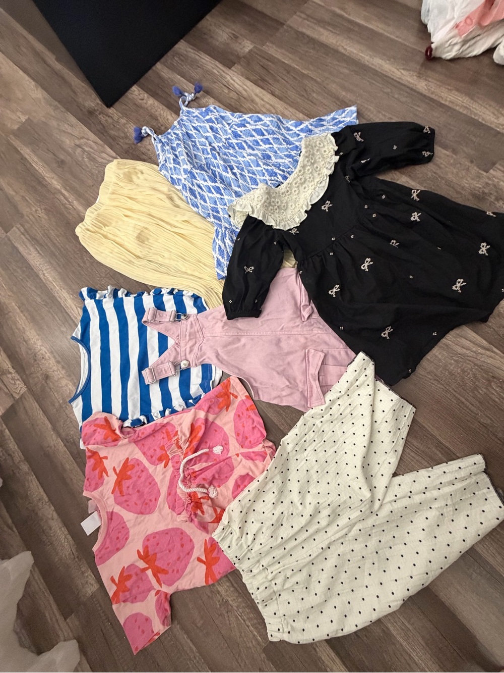 9 pieces 4T girl Mixed Dresses